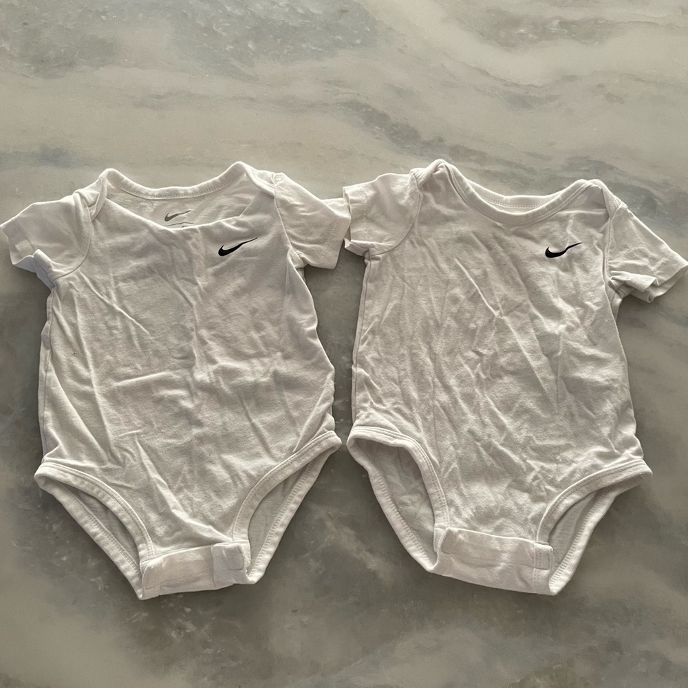 NIKE Baby Swoosh All White Bodysuit Bundle